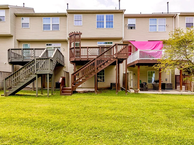 130 Spencer Cir — Photo 36