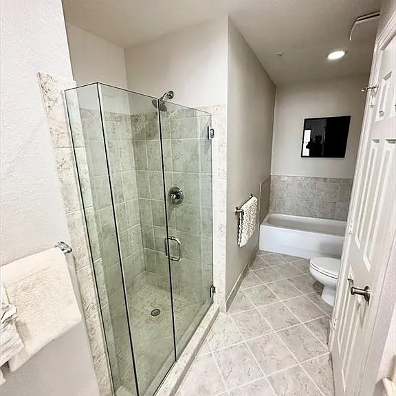 5076 Annunciation Cir #2305 — Photo 13
