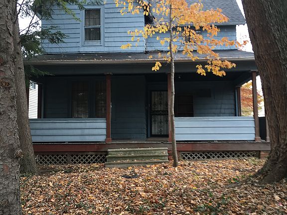 4th image of 919 Caledonia Ave