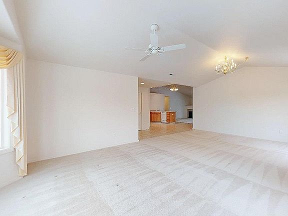 4th image of 5019 Flores Ln