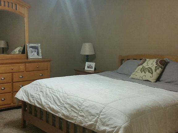 Master suite  (king bed)