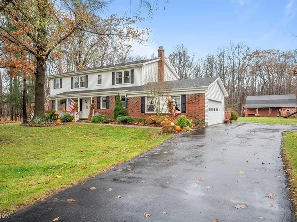 8445 Bridlehurst Trl, Kirtland, OH 44094