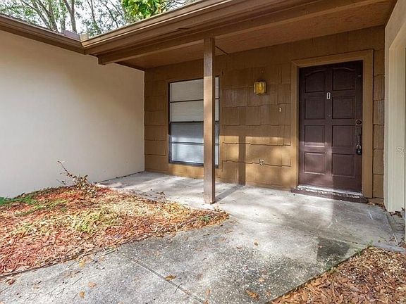 3rd image of 4015 Arroyo Ln