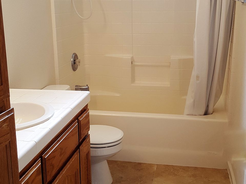 1st image of 532 W Windsor Dr