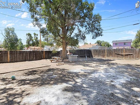 4th image of 1817 E 10th St