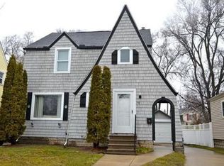 116 W Carpenter St, Midland, MI 48640