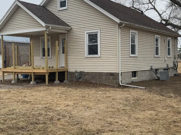 4111 4th St, East Moline, IL 61244