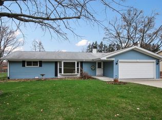 27W171 Barnes Ave, Winfield, IL 60190