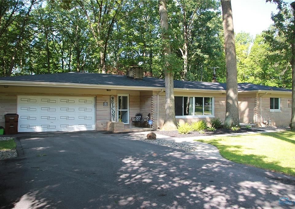 1st image of 1833 Darbyshire Dr