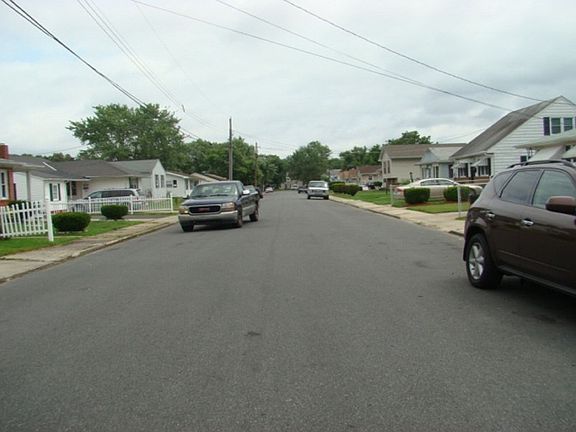 4th image of 729 Rosemont Ave