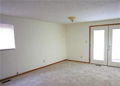 5th image of 814 Hile Ln