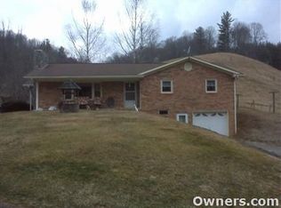 11879 Nc Highway 194 N, Lansing, NC 28643