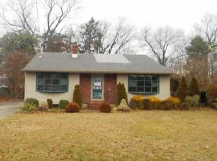 33 W Cedar Ave, Merchantville, NJ