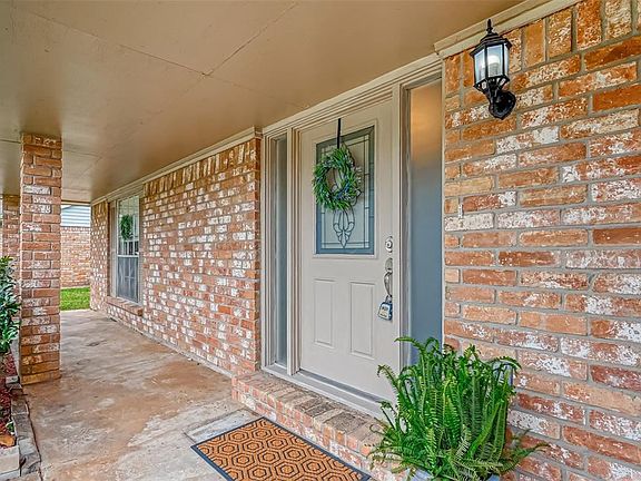 2nd image of 15919 Boulder Oaks Dr