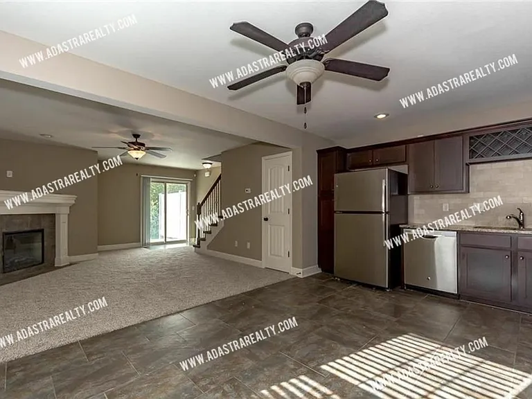 8318 N Spruce Ave — Photo 4