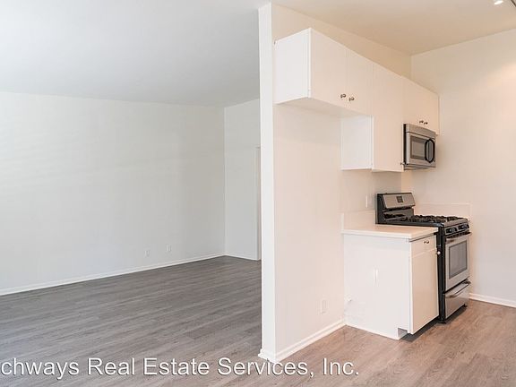 4th image of 4209 Radford Ave APT 1