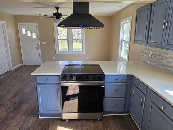 4th image of 544 W Main St