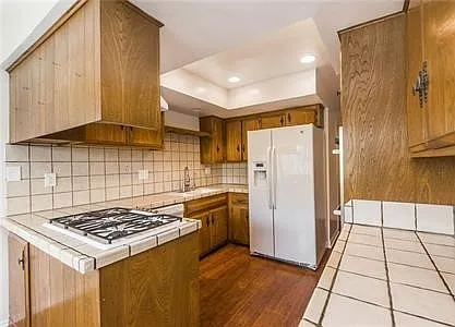 1019 E Walnut Ave — Photo 3