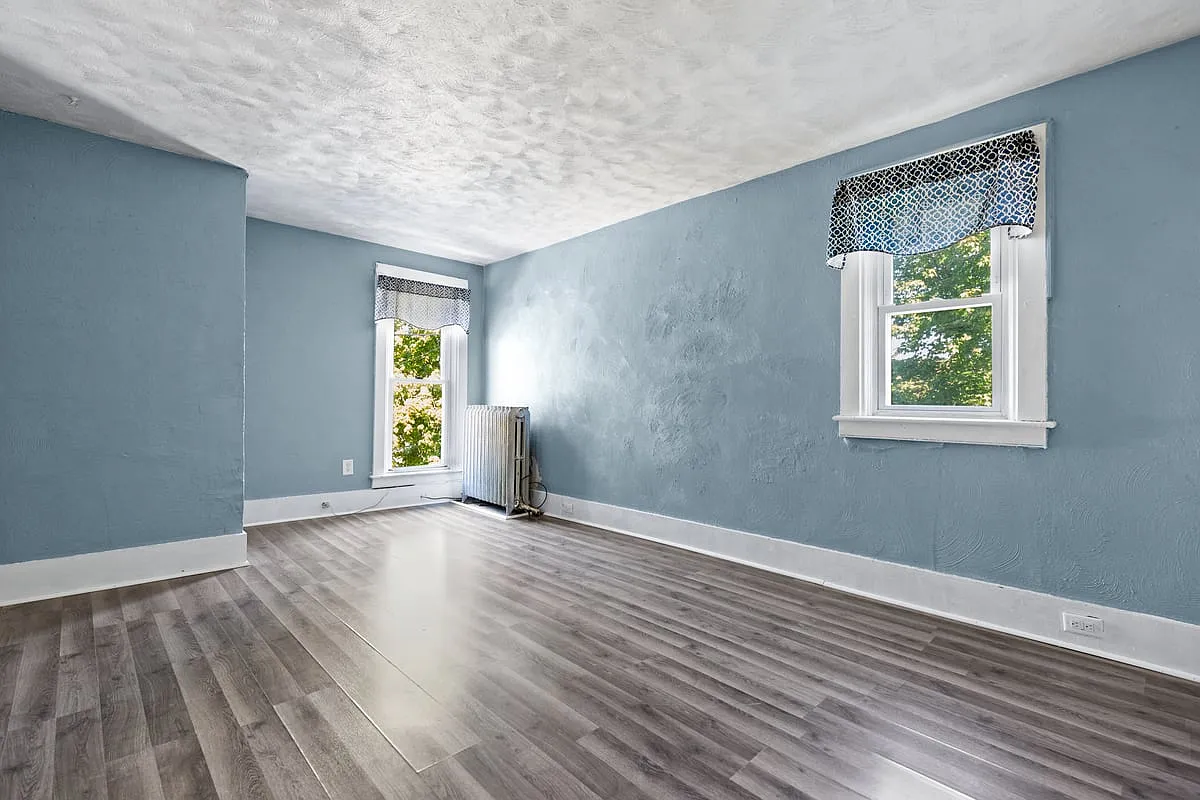314 Spruce St E — Photo 4