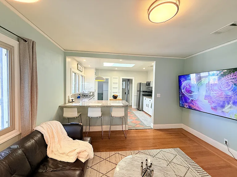 2803 Telegraph Ave — Photo 4
