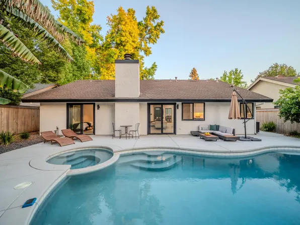 1525 Woodland Oaks Way, Sacramento, CA 95833