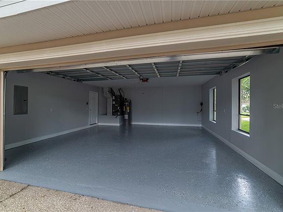 3rd image of 3937 Zurich Ct