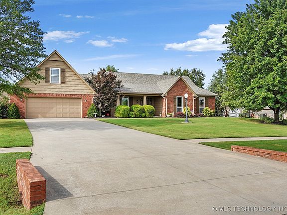 2nd image of 14862 E Fieldstone Dr N