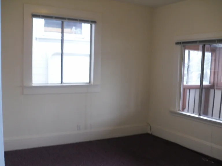 252 Wayne Ave #B — Photo 4