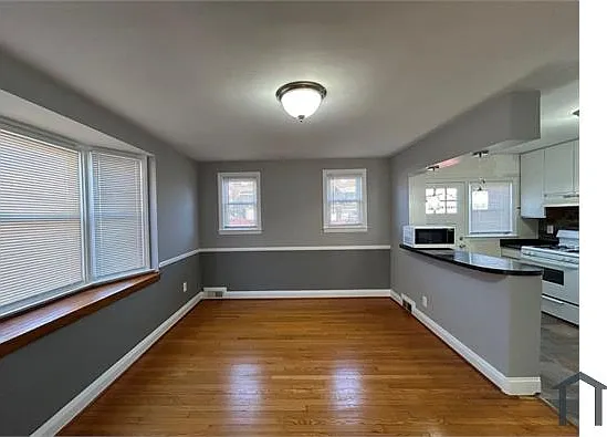 3 bed, $2,500 — Photo 3
