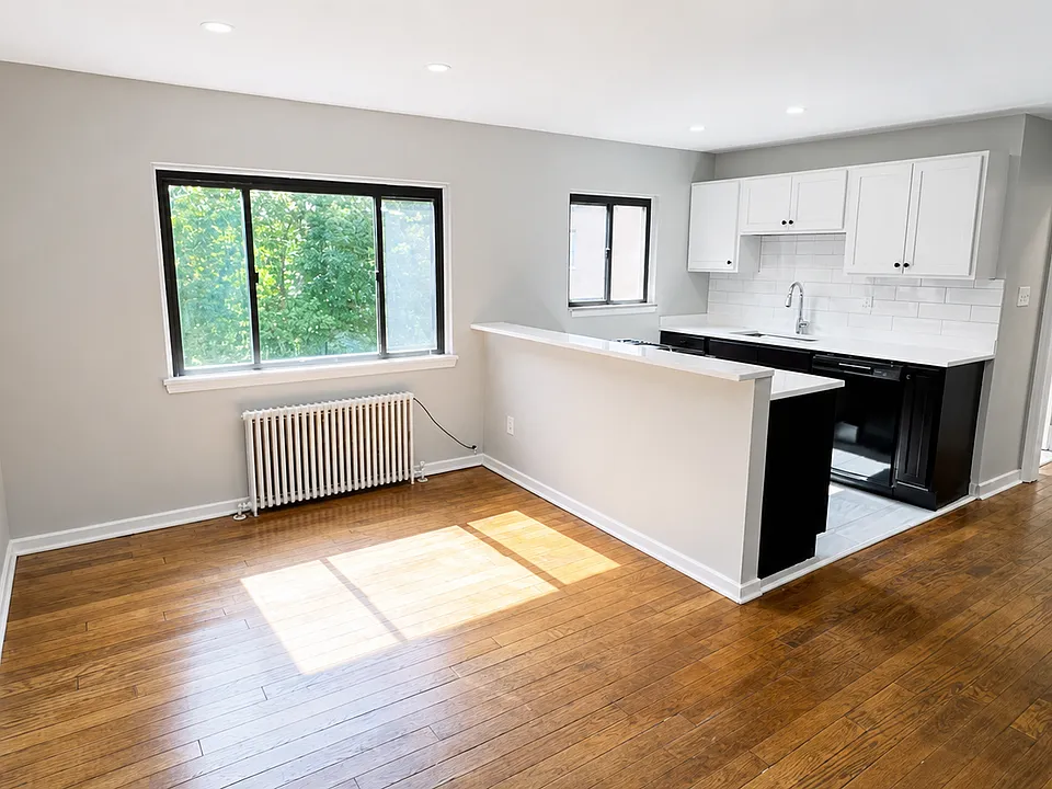 Apartment N-33