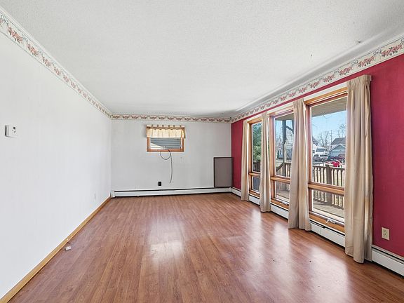 5th image of 465 W 2nd St