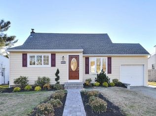 288 Andrew Ave, East Meadow, NY 11554