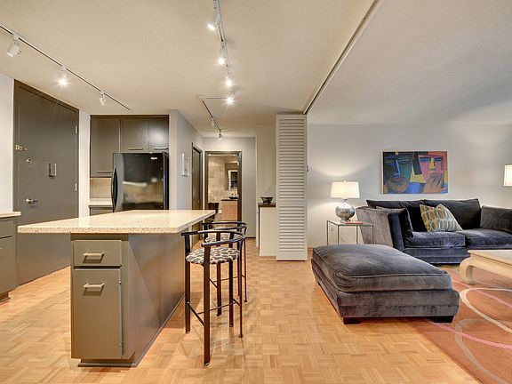 3rd image of 400 Groveland Ave APT 2309