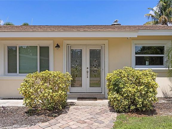 5th image of 3680 Beach Dr SE