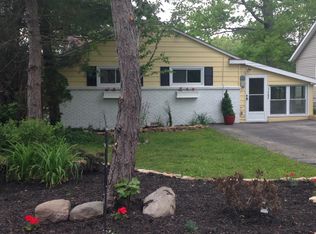 15482 Lake Shore Dr, Burton, OH 44021