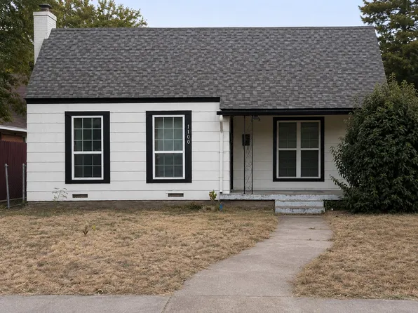 1100 W Waggoman St, Fort Worth, TX 76110