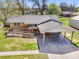 421 E 7th Ave, Belle Plaine, KS 67013
