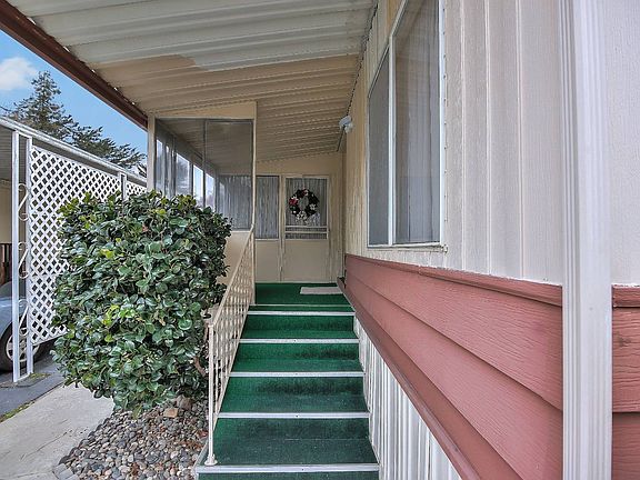 4th image of 60 Pepperwood Way