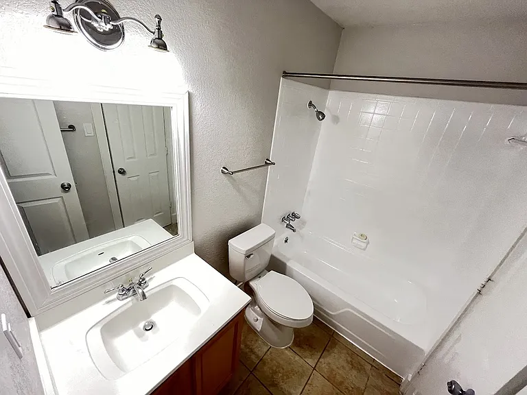 Le Montreaux Apartments — Photo 88