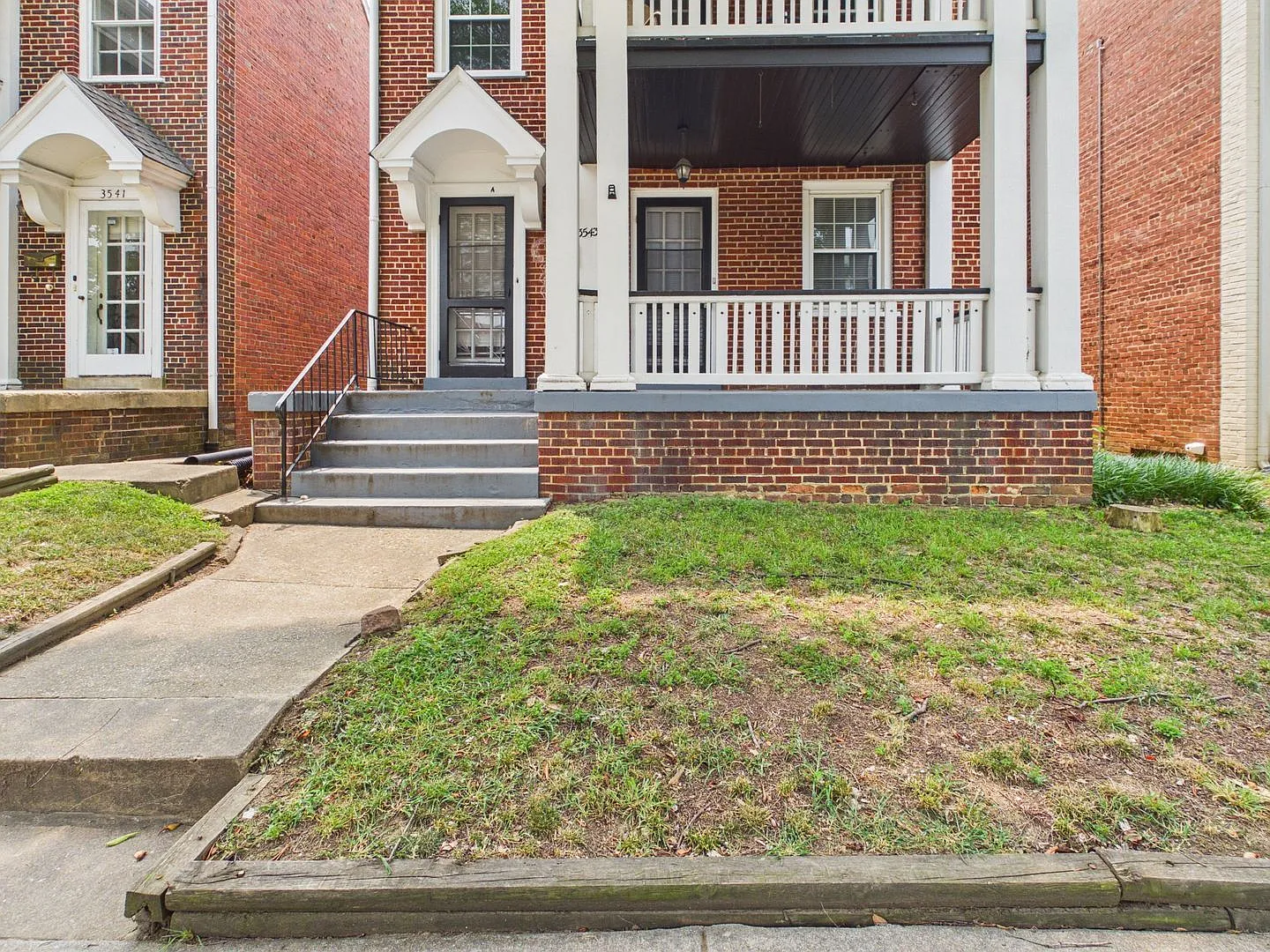 2 bed, 1.5 bath, 1205 sqft, $1,995 — Photo 2