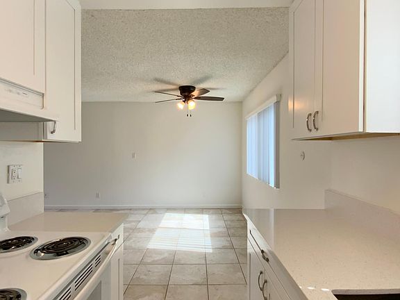 Kitchen / Dining Area