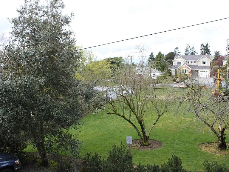 511 100th Ave NE #203 — Photo 11