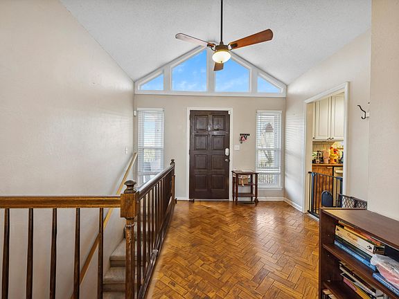 5th image of 8207 Thornewood Dr
