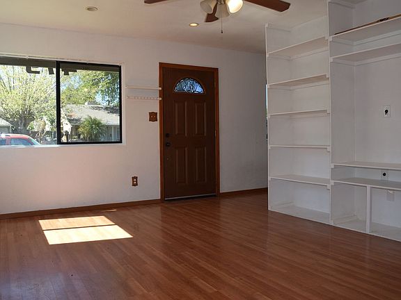 2nd image of 419 Washington Ave