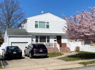 646 Bellmore Rd, East Meadow, NY 11554