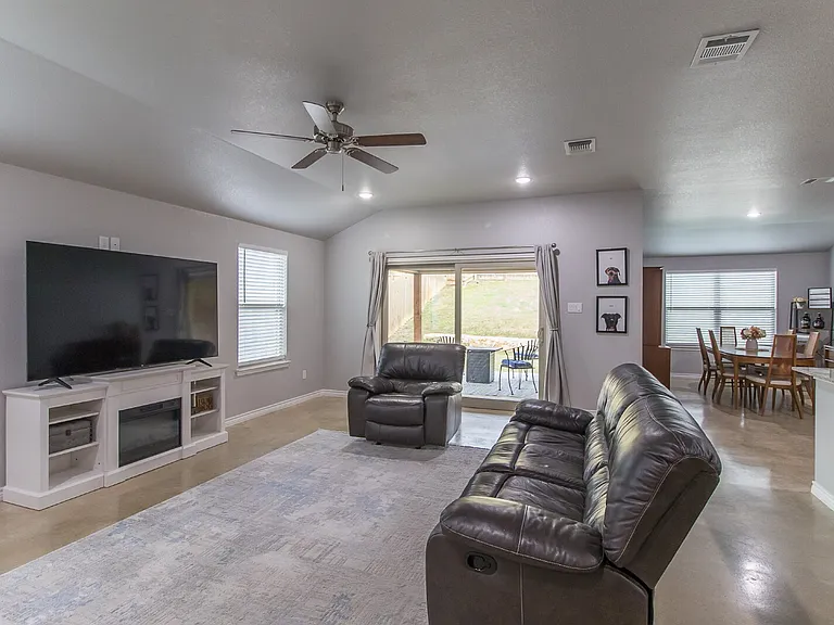 1715 Dryden Ave — Photo 11