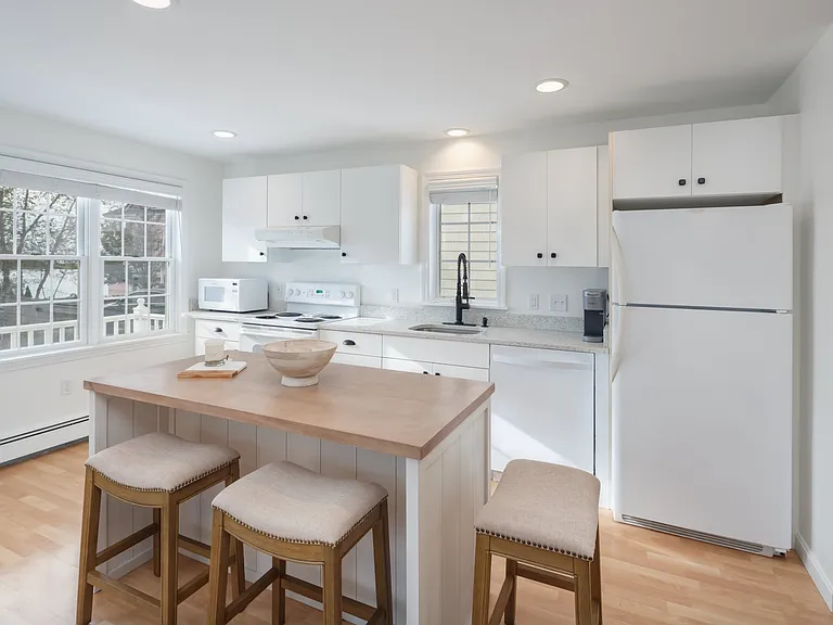 2 Basin St — Photo 4
