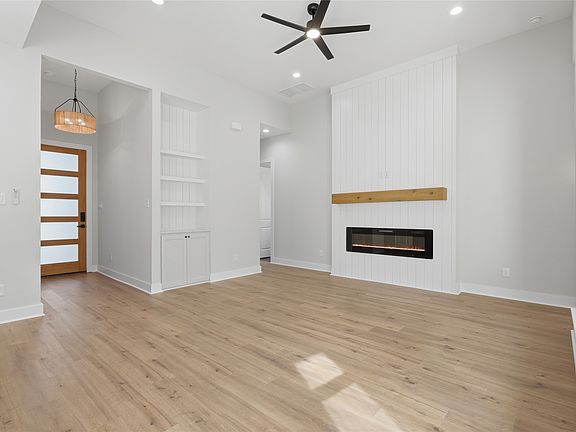 5th image of 4323 Metropolitan Ave