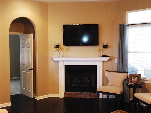 5th image of 2510 Manassas Way #V