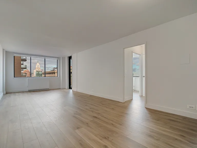 300 Mercer St #21D — Photo 1